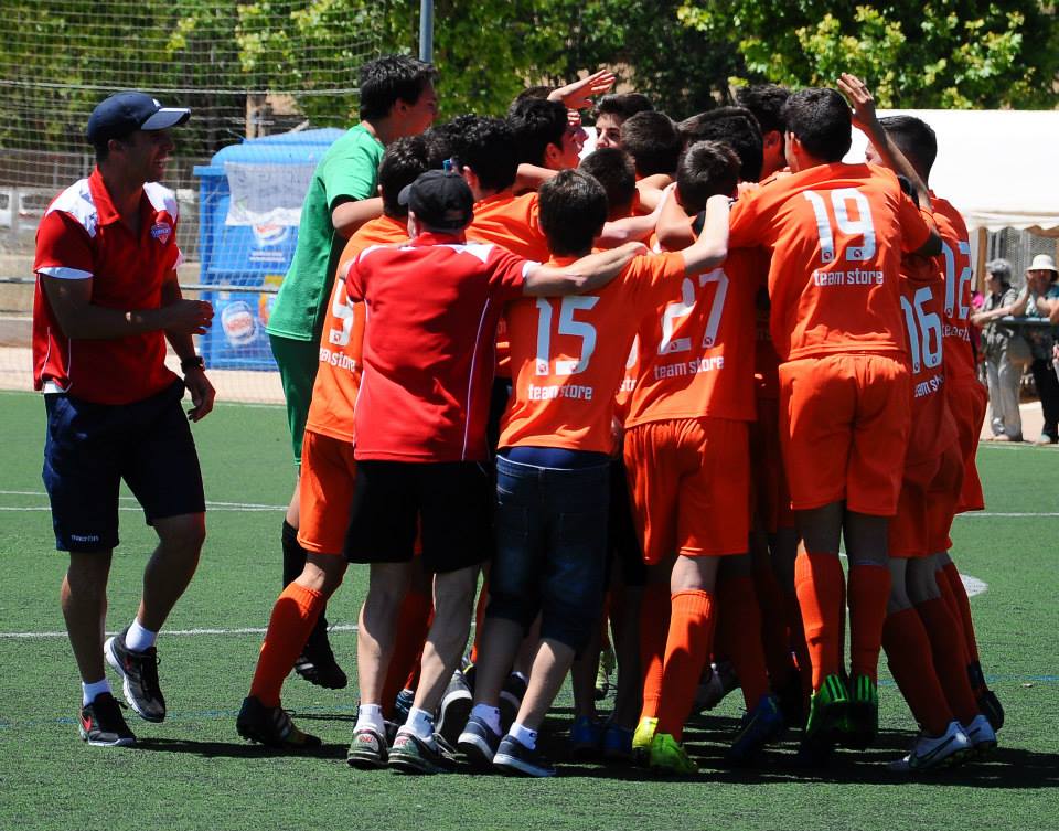 Aquí tenéis las fotos del partido y de la celebración de los chicos de Vicente Mas:  facebook.com/media/set/?set…