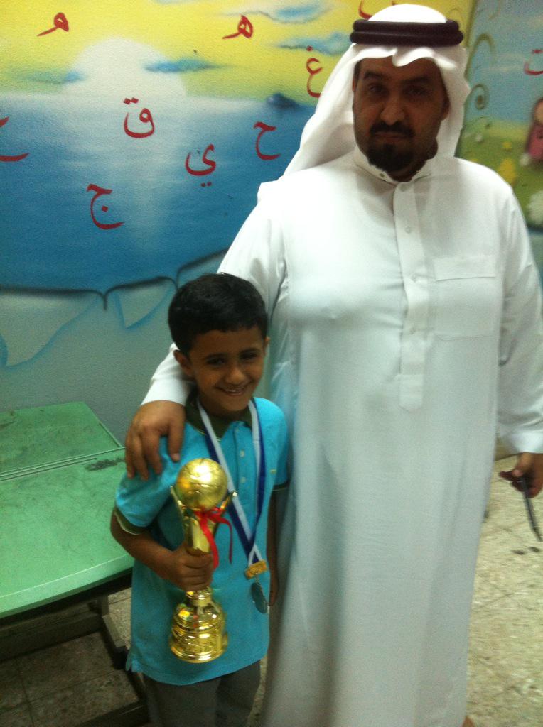 arqam1234's tweet photo. حفلة مصغرة للصف الاول http://t.co/S6exuWbazw