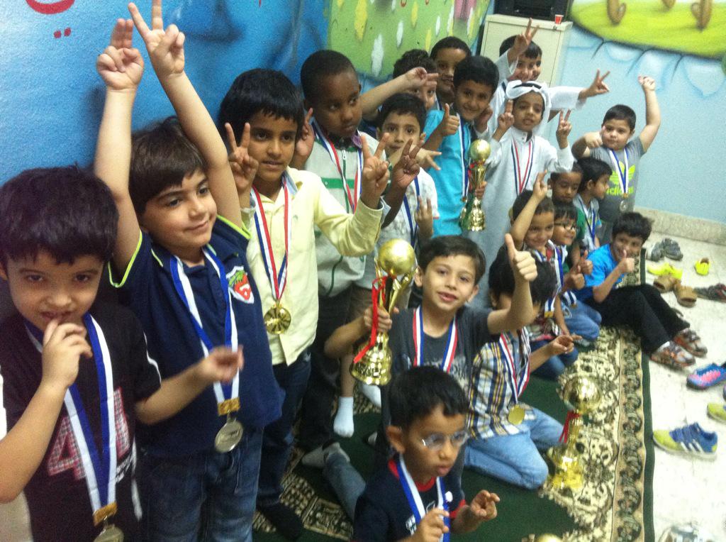 arqam1234's tweet photo. حفلة مصغرة للصف الاول http://t.co/S6exuWbazw