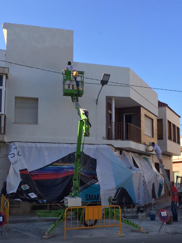 franbeamonte's tweet photo. #Rasobuild sorprende a los pintores por su trabajabilidad y resultados, Luis y Aníbal han quedado encantados. http://t.co/CXNzaCgTeG