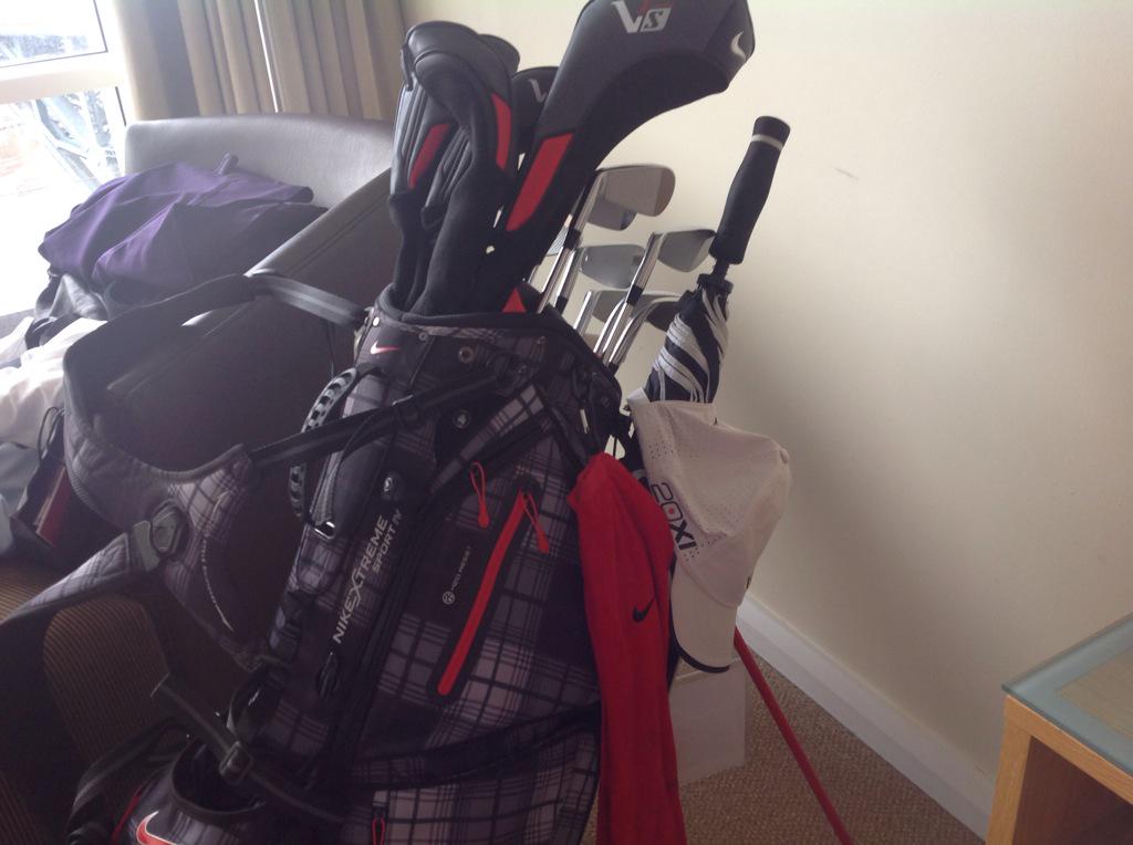 MrGunny1963's tweet photo. @DanHaughianGolf Played with @AngusGunn01 clubs y'day & won the @CHUFOfficial golf day @CloseHouseGolf #goodfitting http://t.co/sgbHOVvRRr