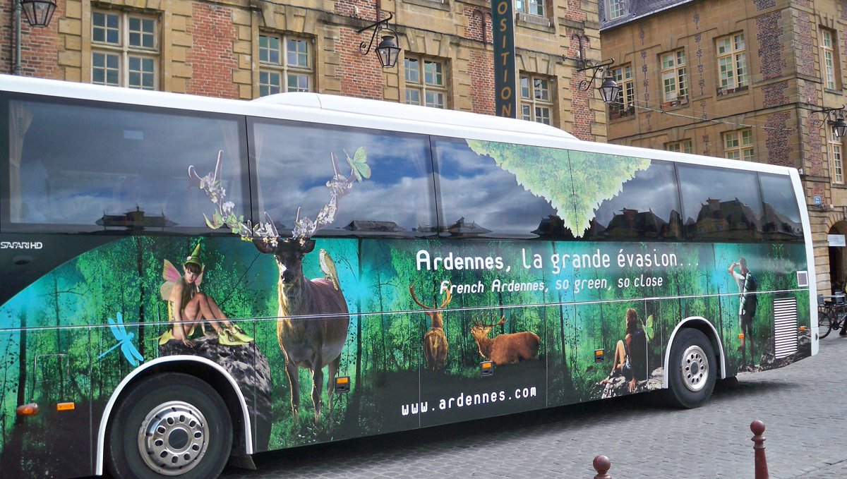 TourismArdennes's tweet photo. Il est superbe ! Découvrez le #Bus aux couleurs des #Ardennes en vidéo, place Ducale  http://t.co/8g6ZpetkYM http://t.co/kIOcQhOen2