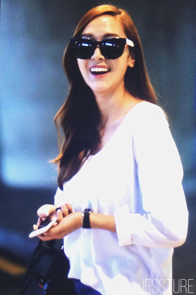 [PIC][19-05-2015]Jessica trở về Hàn Quốc vào chiều nay CFWkk30UkAAUTjY