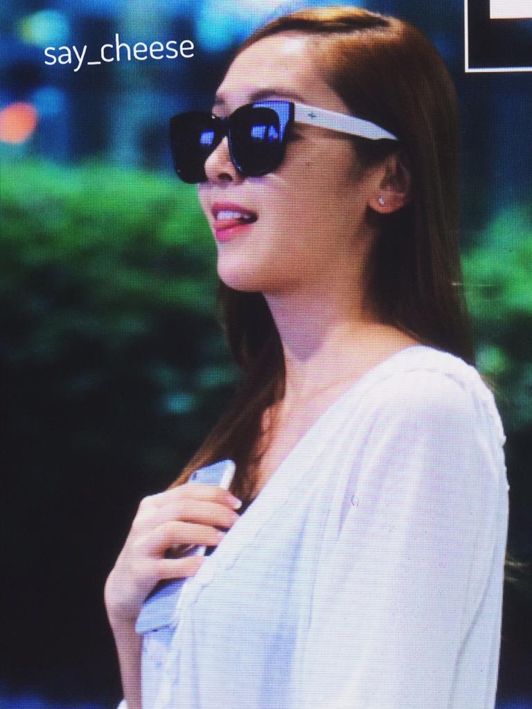 [PIC][19-05-2015]Jessica trở về Hàn Quốc vào chiều nay CFWr8R3VEAA7SIP