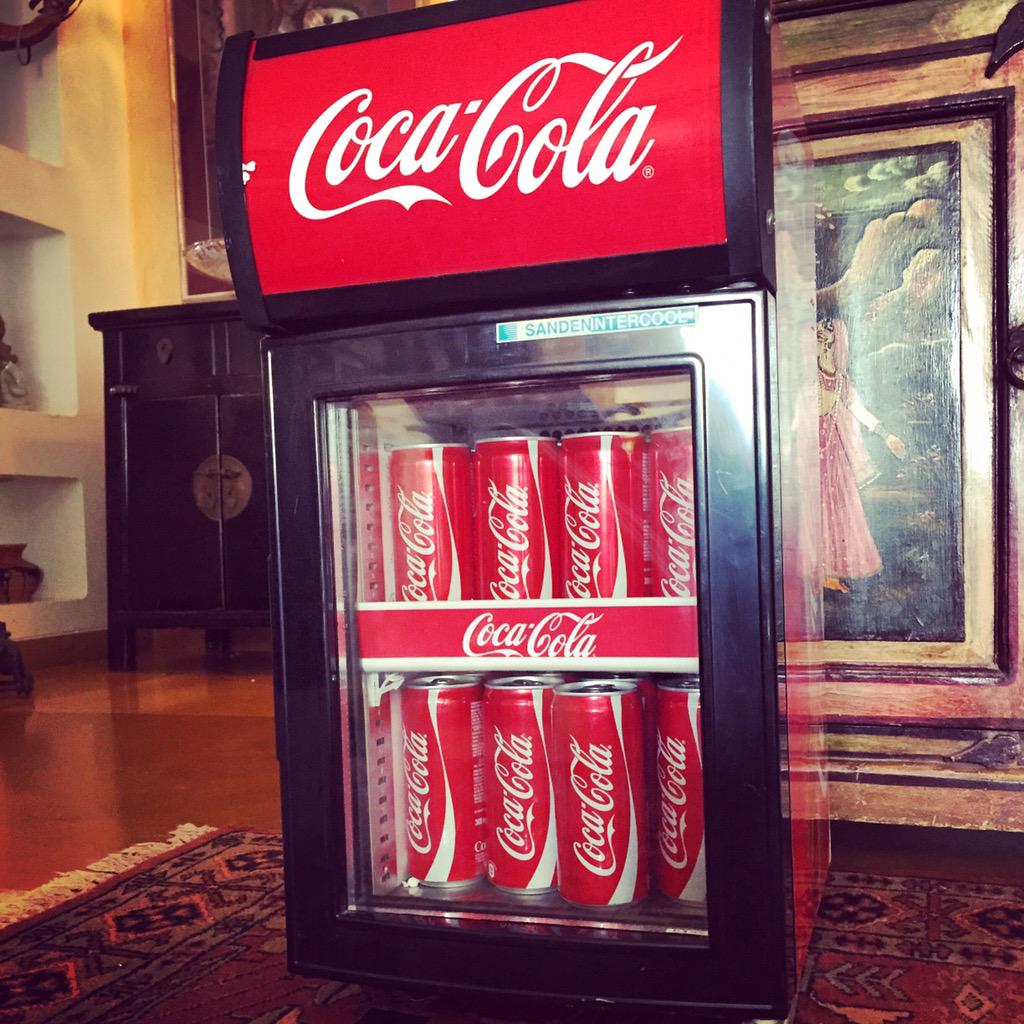 aliaa08's tweet photo. Thank youuuu @CocaCola for my superrrr coool fridge !!!! #openhappiness http://t.co/2SKGNyZoyP