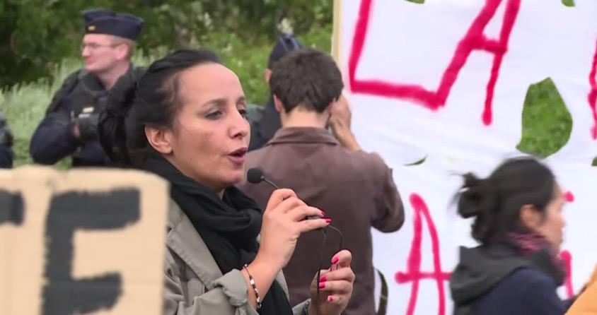 afpfr's tweet photo. 10 ans après #ZyedEtBouna, l'indignation http://t.co/ci8UXYqCwr par @HospitalMarie #AFP http://t.co/crOfQS0hlI