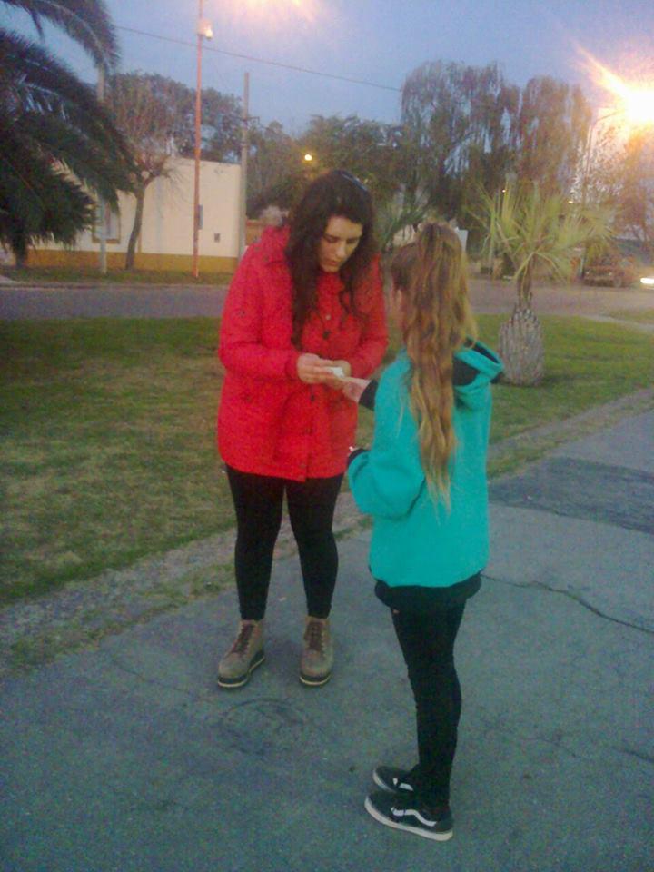 #Run4Unity
"Papelitos in the City"
En #BahiaBlanca decidimos llenar la ciudad con una lluvia de frases positivas...