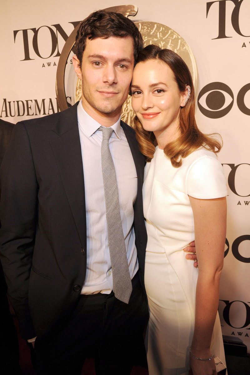 BritishVogue's tweet photo. Congratulations to @itsmeleighton and husband Adam Brody who are about to become a trio: http://t.co/KJMW5wvJjL http://t.co/5xemtS1END