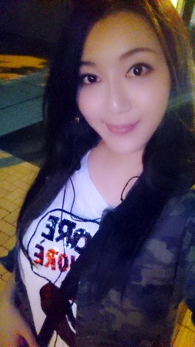 今歩いて帰宅中󾭠 http://t.co/oy7st3Cf1R