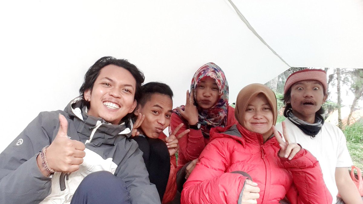 ecaaafri's tweet photo. masa nya hanya sebentar,,,
kangeuunnn ceuuu.... http://t.co/2cqVQbXjMu