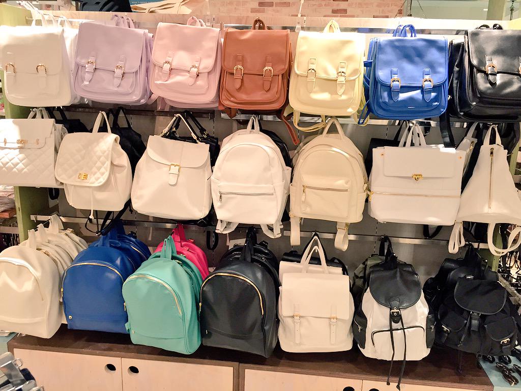 Wego イオンモール松本店 Twitterren レディースミニリュック Pu素材のミニリュックがもりもり メンズライクなバックパックも可愛いですが やっぱりレディなpuリュックも可愛いです 種類豊富にご用意しておりますので 是非夏に向けて バッグを新調し