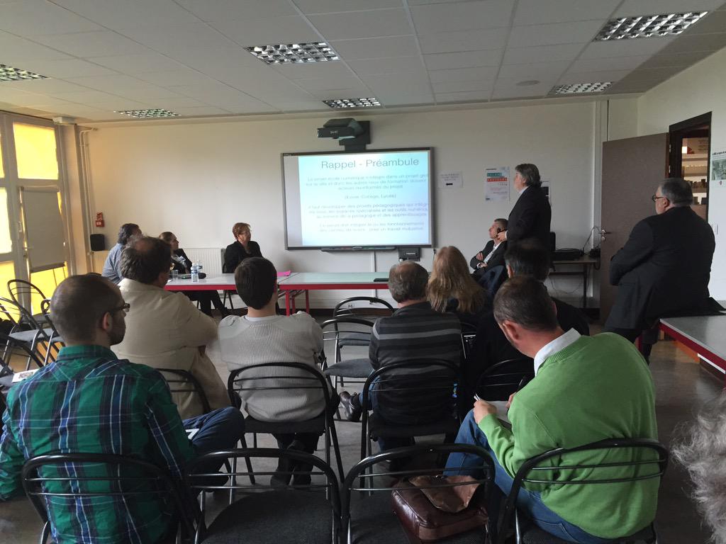 intertice's tweet photo. Intertice Val d'Oise : Pascal Cotentin présente "L’école primaire numérique de demain" #DANEVersailles http://t.co/7nrWipaCTx