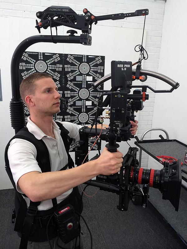 time_capsuled's tweet photo. Testing ahead of a big job #MoVIM15 #RedEpic #Optimozoom #flowcine Serene and Puppeteer. Want the best #MoVI kit? http://t.co/TWHw1Vvcz4