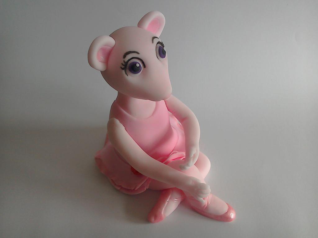 chocbakehouse's tweet photo. Handmade sugar paste cake toppers http://t.co/Pu1aZmZRZf