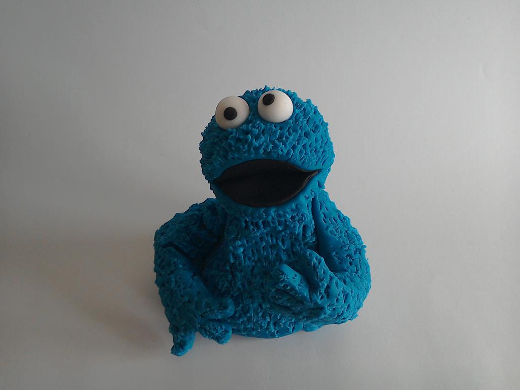 chocbakehouse's tweet photo. Handmade sugar paste Cookie Monster and Elmo cake toppers http://t.co/Z3lkQbDlzP