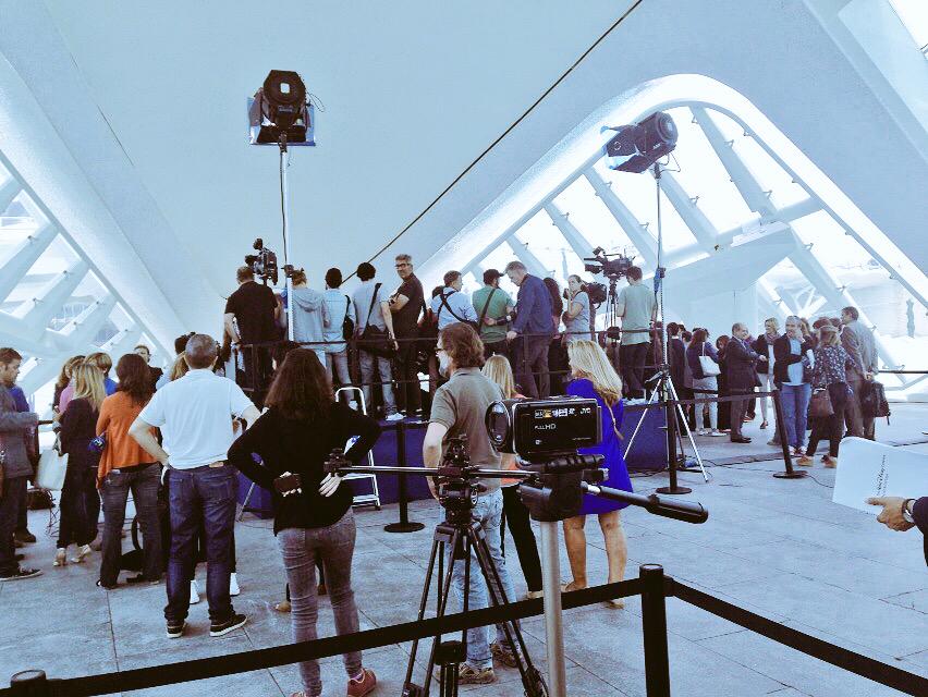 Máxima expectación ante la llegada de George Clooney para la presentación de #Tomorrowland te lo contamos a las 12.15