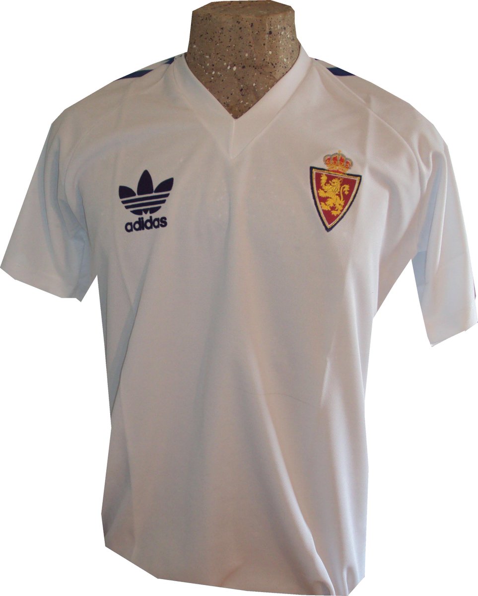 DeporAragon's tweet photo. Seguimos con el sorteo de esta camiseta del #RealZaragoza. ¿Cómo participar? Síguenos y haz RT a este tweet. #vamosRZ http://t.co/tTvBwM0tOC