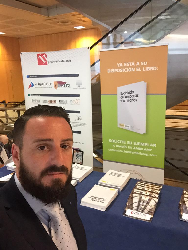 dhorcajada's tweet photo. En el I Congreso de Iluminación y Eficiencia Energética. #foroledseeII #ambilamp. http://t.co/0QyuGwykhQ