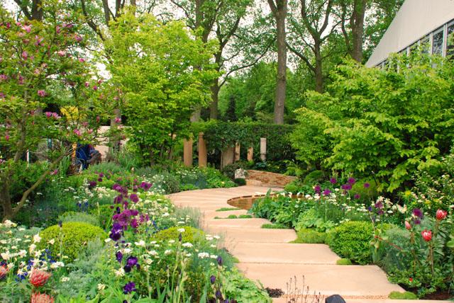 CEDStoneGroup's tweet photo. Congratulations to @charlesalbone on winning Silver Gilt at  #RHSChelseaflowershow Great achievement to all involved http://t.co/6SAE8bFCBX