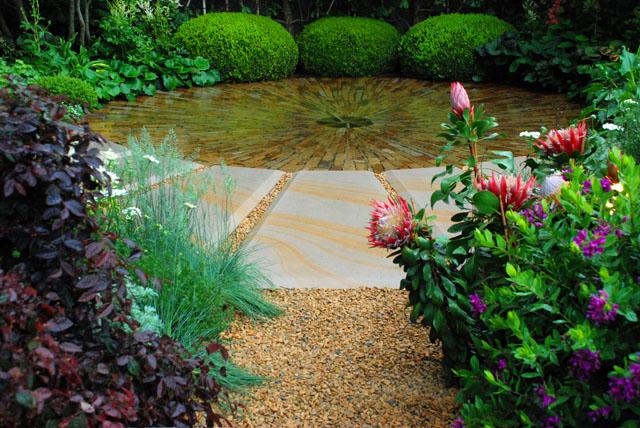 CEDStoneGroup's tweet photo. Congratulations to @charlesalbone on winning Silver Gilt at  #RHSChelseaflowershow Great achievement to all involved http://t.co/6SAE8bFCBX