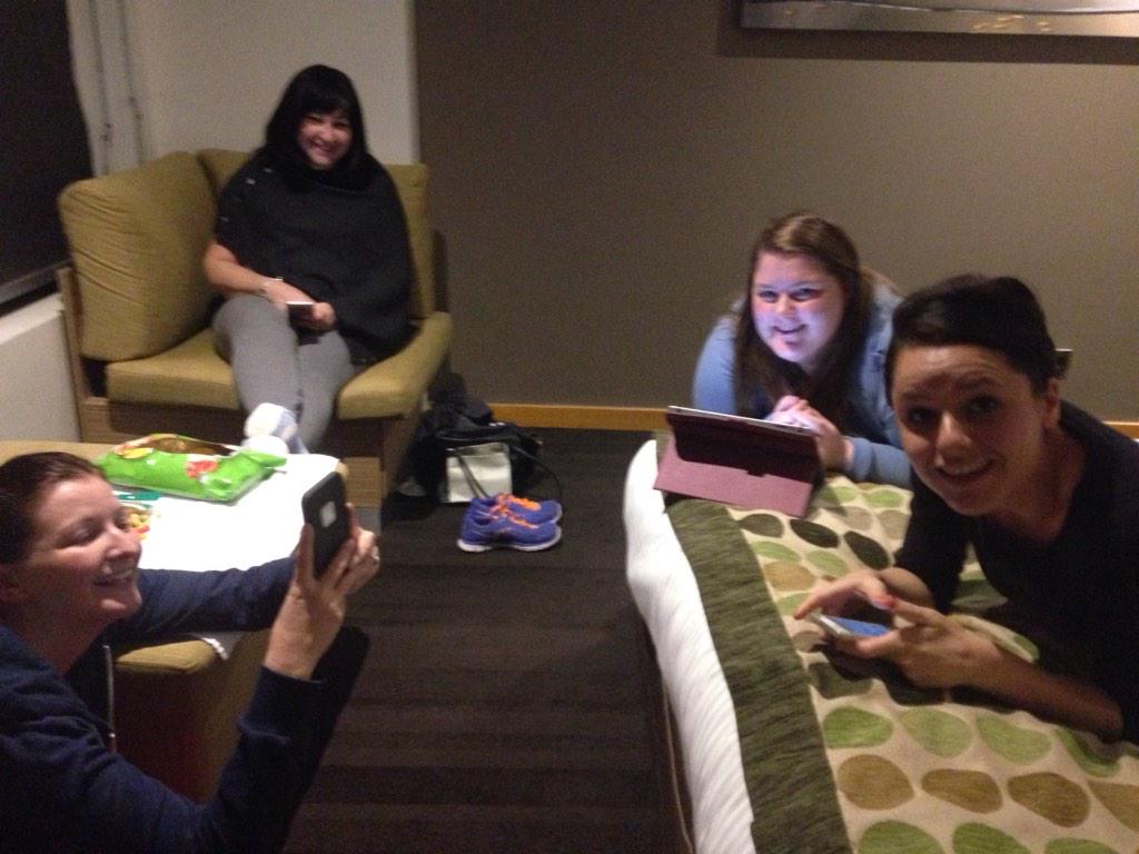 Rooandjoey's tweet photo. @wespeechies Sp Path board all on the chat! Teamwork! http://t.co/aq3889opev