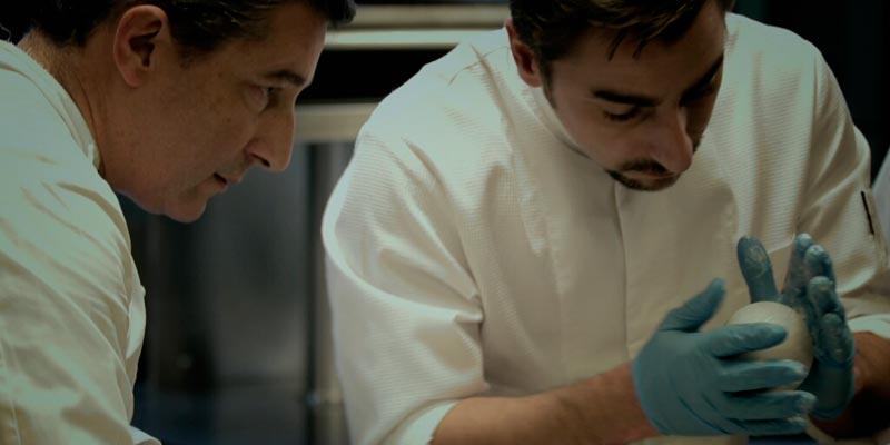 som3cat's tweet image. De què té gust, la lluna? "El somni dels germans Roca", avui, a @senseficcio: ow.ly/N83W6 #GermansRocaTV3