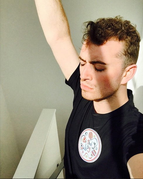 SSmithistheBest's tweet photo. THIS BIRTHDAY BOY though 😍😍😍😍😍😍😍😍😍😍😍👌👌👌👌👌👌👌👌👌👌 #HappyBirthdaySamSmith #SoGorgeous #CheckOutTheShirt http://t.co/4nQ98aJQWX