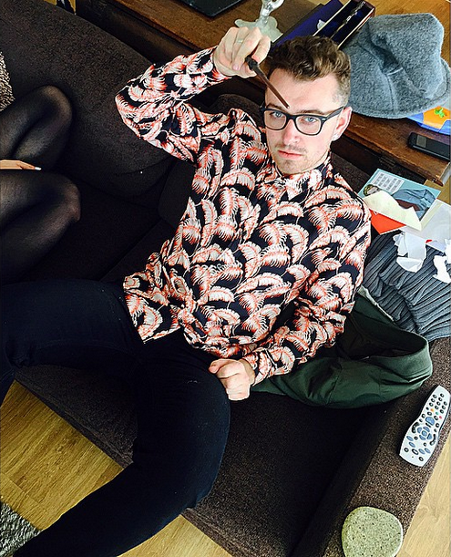 SSmithistheBest's tweet photo. THIS BIRTHDAY BOY though 😍😍😍😍😍😍😍😍😍😍😍👌👌👌👌👌👌👌👌👌👌 #HappyBirthdaySamSmith #SoGorgeous #CheckOutTheShirt http://t.co/4nQ98aJQWX