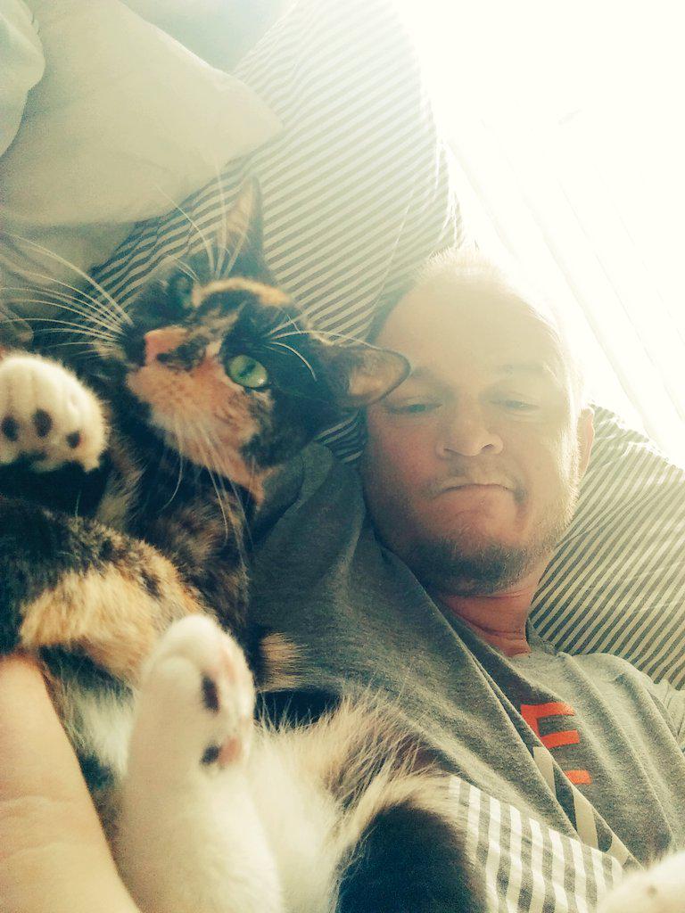 pixelhere's tweet image. my silly sister - say mouse 🐭