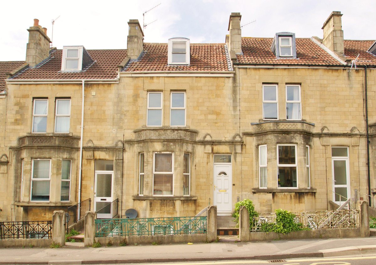 WentwortheaBath's tweet image. #NewInstruction #TwoDoubleBedrooms #BayFronted #GardenMaisonette 
Price Guide - 239,950.