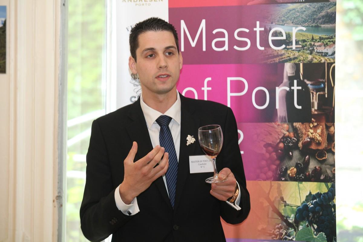 riesling24's tweet image. Onze sommeliers retenus pour la suite du Master of Port 2015 #masterofport #port #douro #porto sco.lt/6F76i9