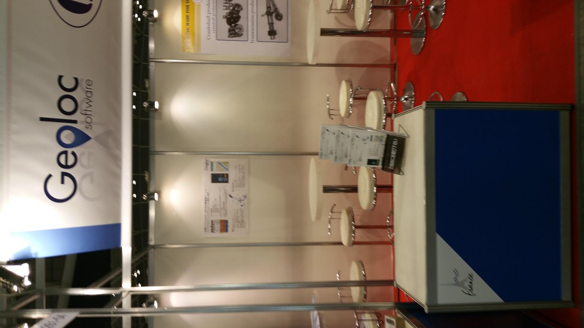 GeolocSoft's tweet photo. Démonstration au salon JAEE au #Japon avec @businessfrance de nos innovations : la #geolocalisation précise à 1 mètre http://t.co/PWNql5L3ai