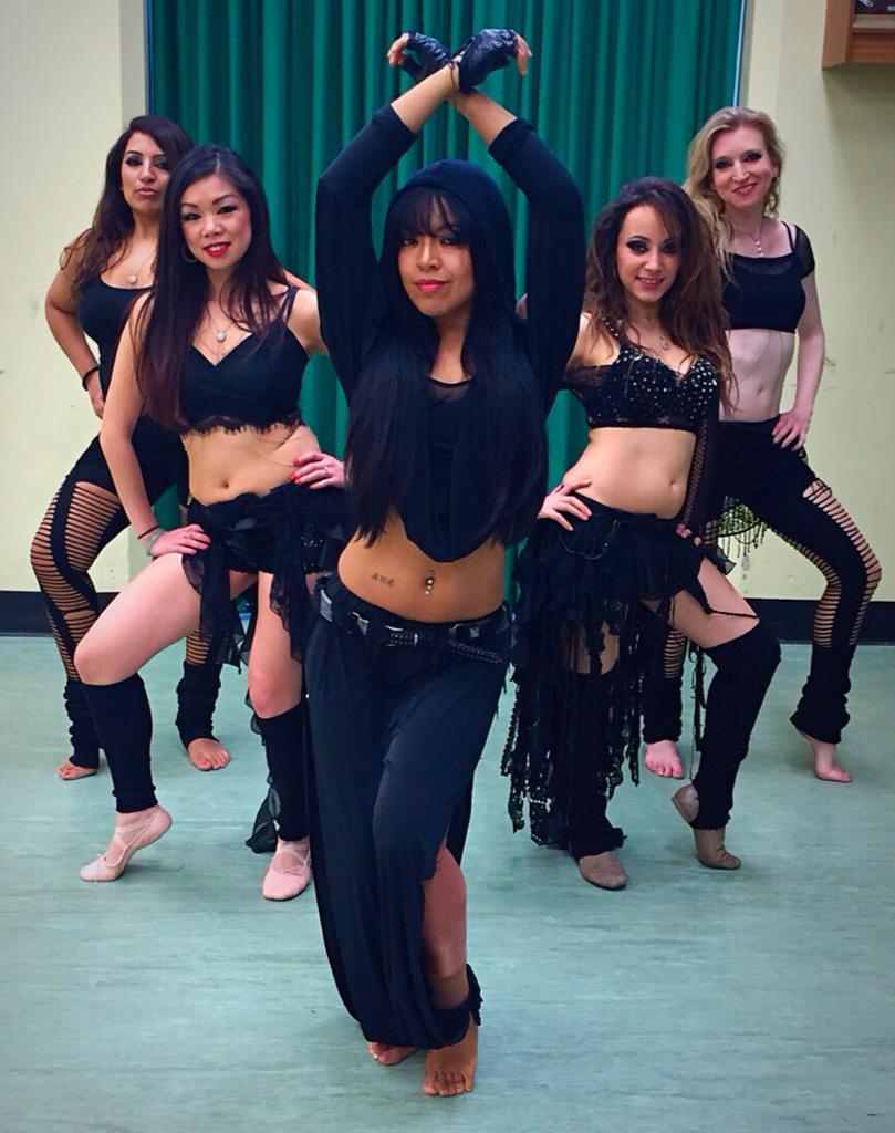 MahiraGirls's tweet photo. More pics!  MelisBellydance and @MahiraGirls at Chantel's #popidol show! #londonbellydance #bellydance #dancers http://t.co/cuvO3NyKoA
