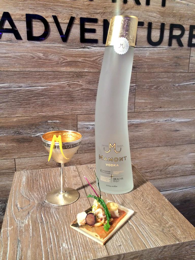 A fantastic first entry from <a href="/thelarderhouse/">THE LARDER HOUSE</a> duo! #MissionII