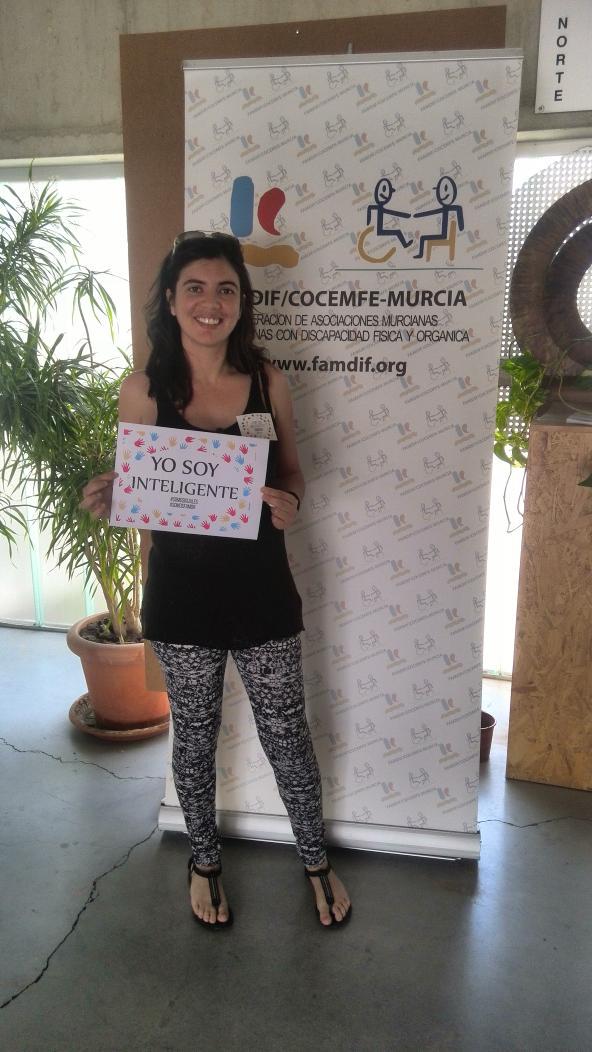 FAMDIF's tweet photo. Nuestra superrrrrrr #inteligente #guapa #amable y #maravillosa @pericoklaren en la campaña #SOMOSIGUALES #SOMOSFAMDIF http://t.co/X5D7BD7uvg