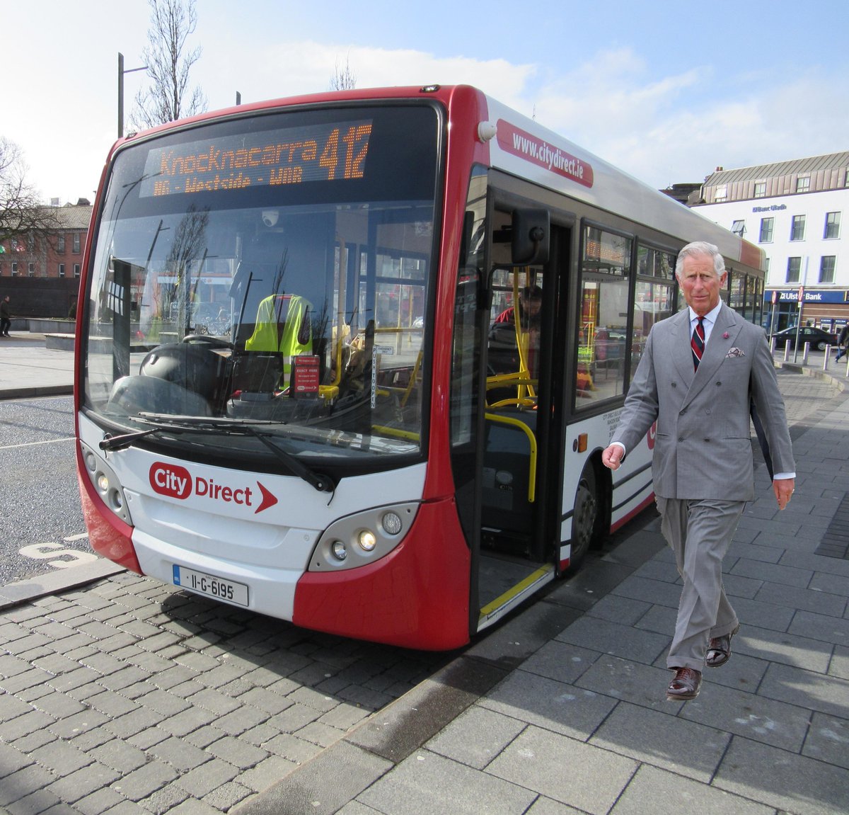 City_Direct's tweet photo. The Royal Mode of Transport for the #RoyalVisitIreland in #Galway today #NUIG #CityDirect http://t.co/2g2muEIHiX