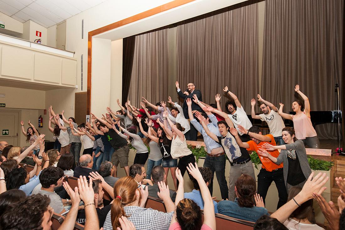 La_UPM's tweet photo. Así vivimos la entrega de premios del Festival de #Teatro UPM. ¡Más fotos en nuestro flickr! http://t.co/6rjOYOYBM9 http://t.co/b5CkSlMbqf