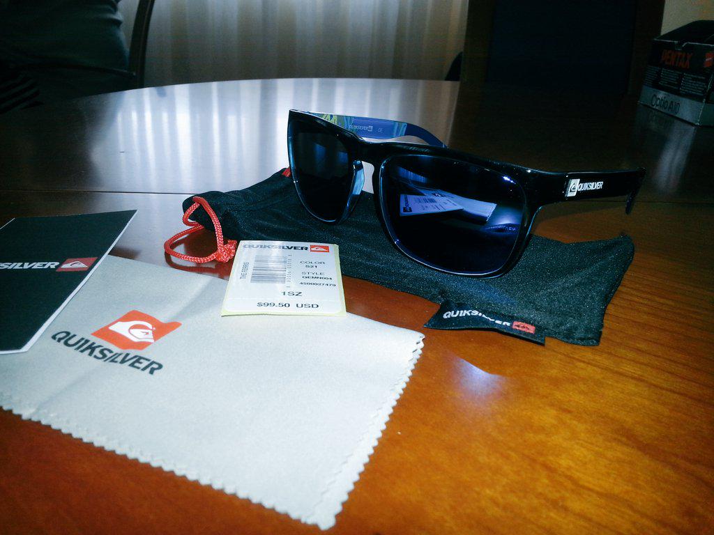 offertsport's tweet photo. Primer pedido gafas QuickSilver recibido en seguida las tendreis en casa. Perfectas! http://t.co/KVMAbmvmmR