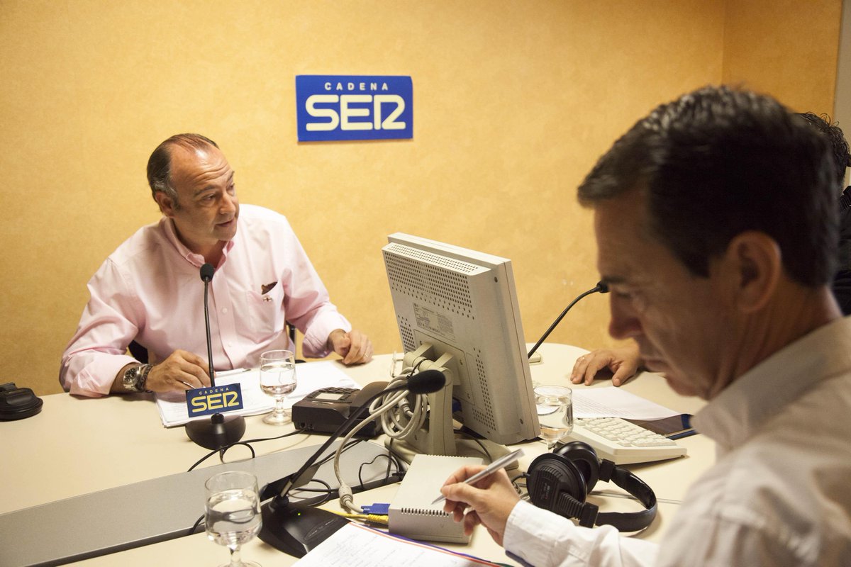 LuisRogelioLRRC's tweet photo. Debate @Ser_Almeria Sr Pérez Navas: no se pueden prometer cosas que no son de nuestra competencia @aytoalm @almeriapp http://t.co/ffAhVpdPug