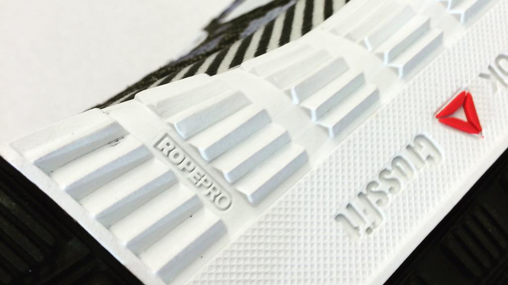 ReebokCanada's tweet photo. Protection against abrasion and even more durable on the ropes. #Nano5 #Details #Durability #RopeClimbs #RopePro http://t.co/e43m0SH269