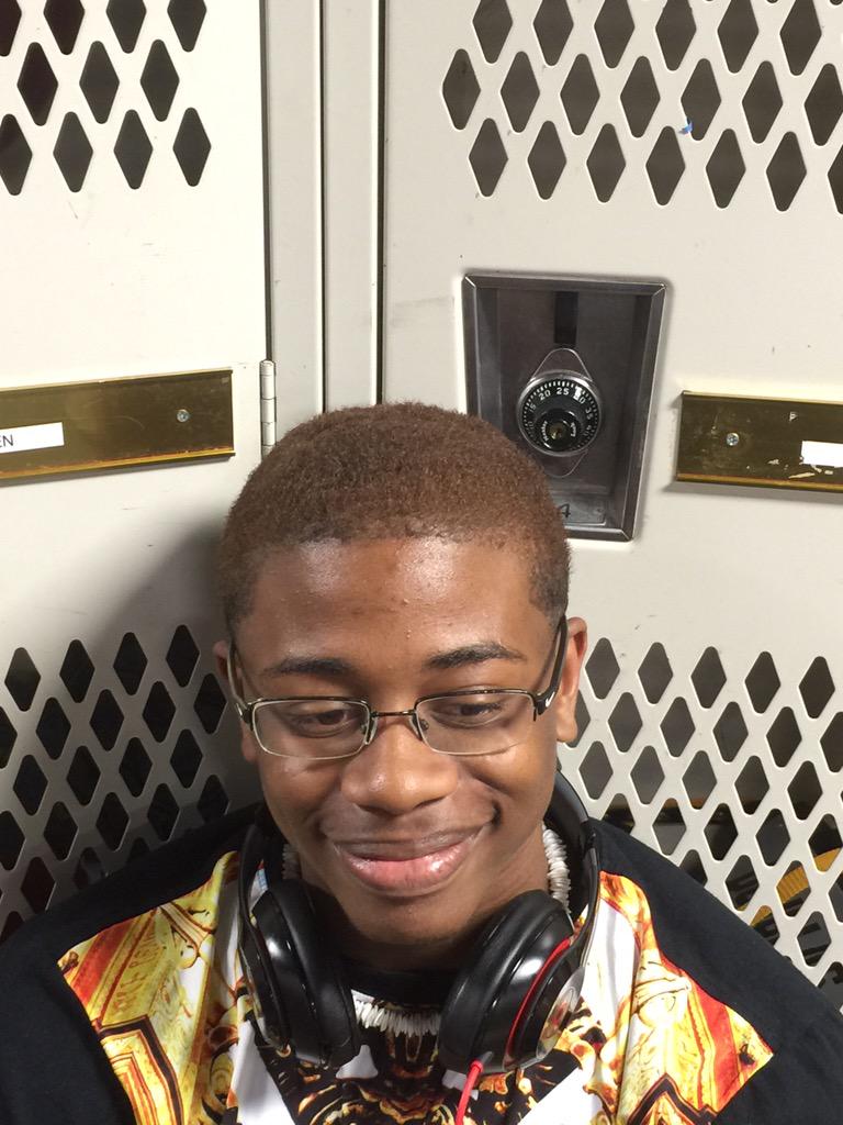 NewEraGrind's tweet photo. I am Malcolm X! π #LHSProblems http://t.co/U6yDaWsFe8