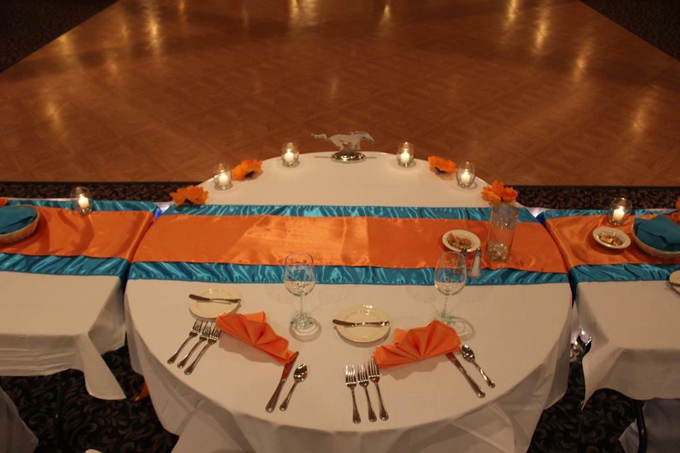 Some shots of last Saturday's wedding reception all set up and ready to go.  Check out the unique color combo!