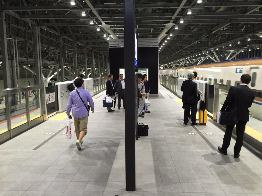 富山駅の点字ブロックの位置が波紋を呼ぶ Jrに意図を確認してみた ライブドアニュース 富山駅の点字ブロックの位置が波紋を呼ぶ Jrに意図を確認してみた ライブドアニュース