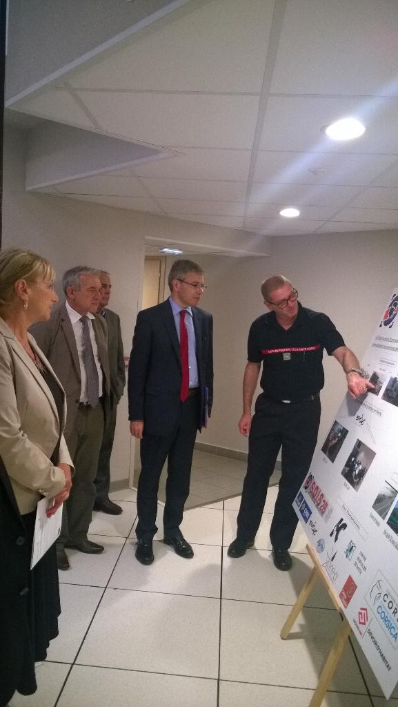 sis_2b's tweet photo. #hcfdc #sdis2b #gestiondecrise le Col.Baldassari présente la modernisation du site de furiani aux autorités http://t.co/fezjLKGs7A