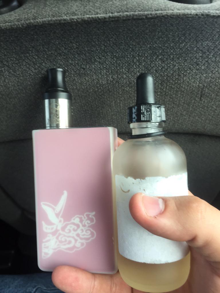 TheRealVapeNews's tweet photo. Nothing like a cereal Vape for breakfast! Whatcha vaping on today? http://t.co/B8sZuygmP7