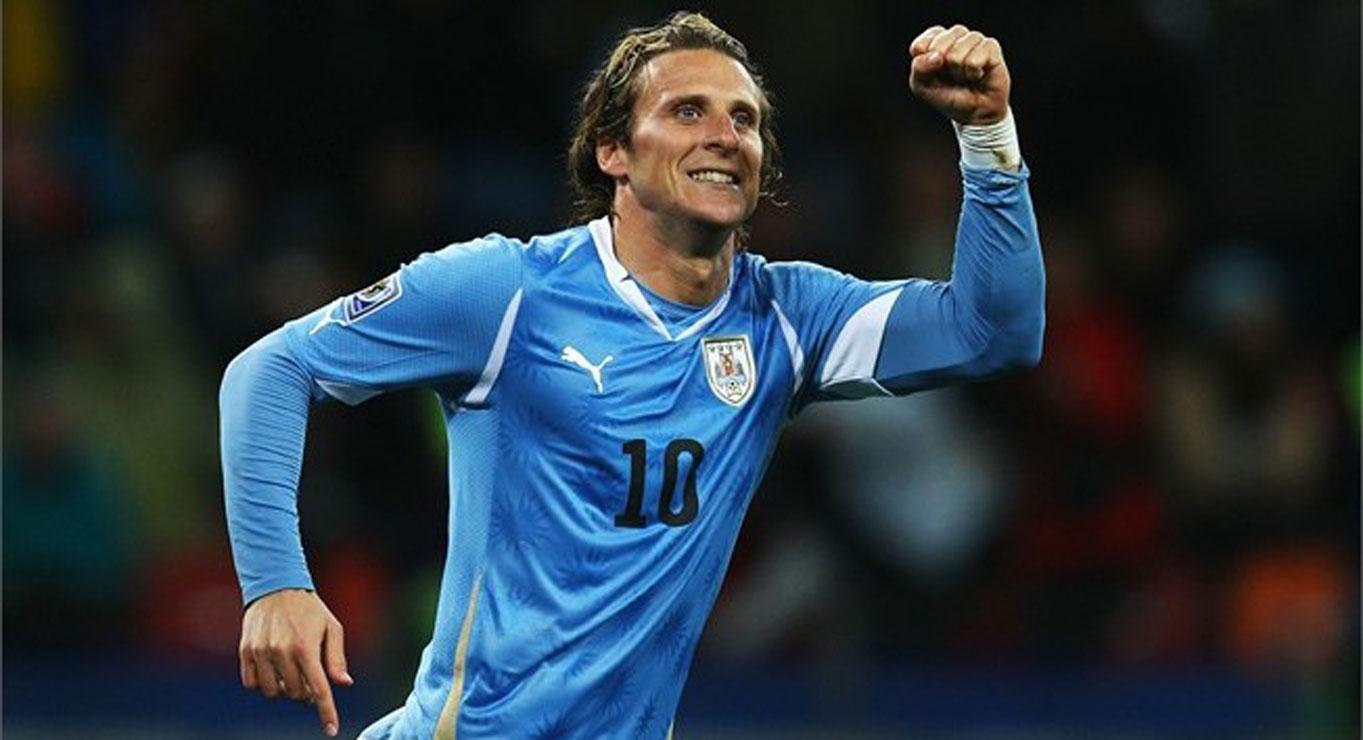 Diego 2010 World\s best footballer is 36 today! Happy Birthday 