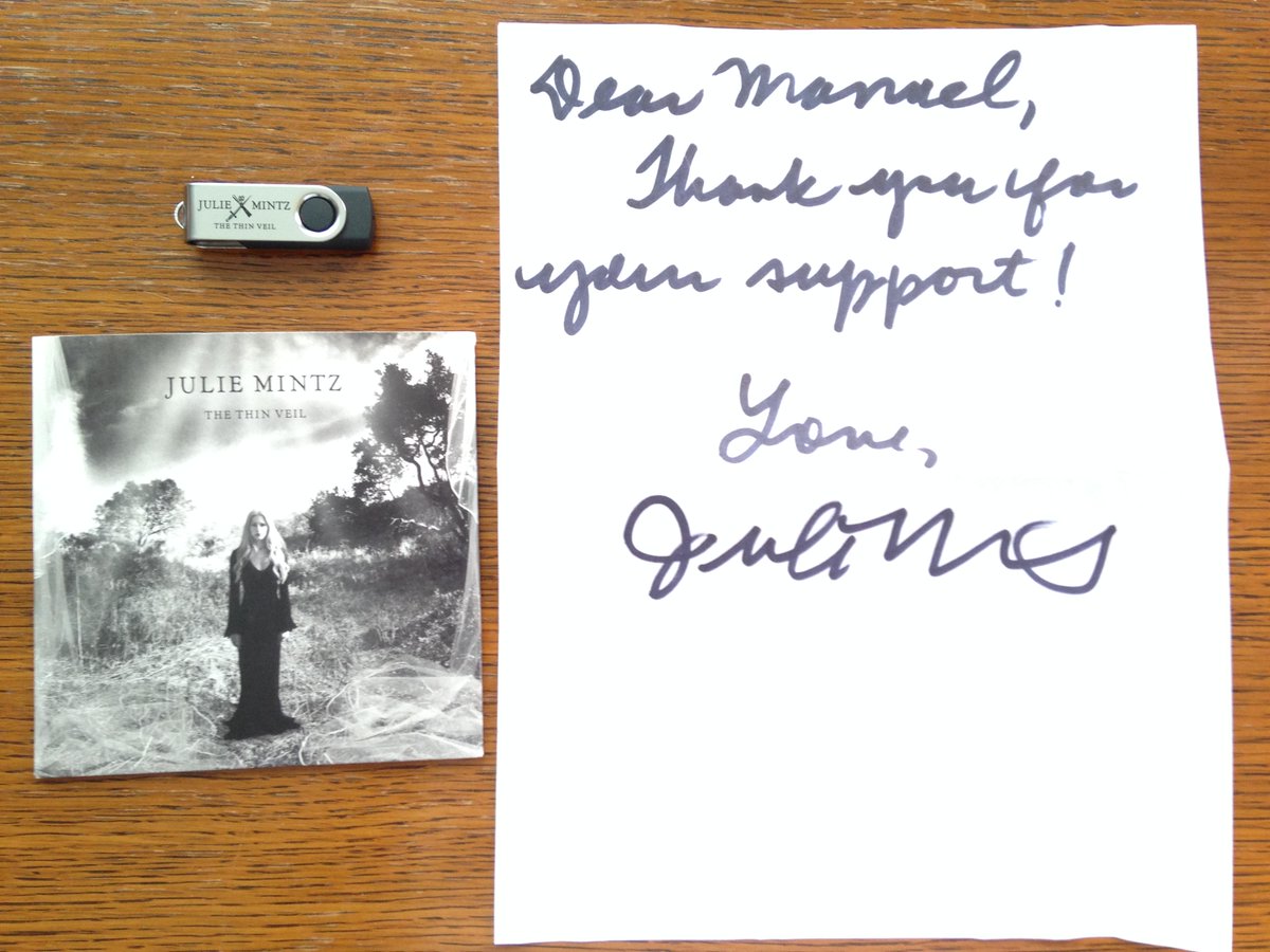 MobyNews's tweet photo. Oooh, look what I’ve just received!
Thank you, @JulieMintz :-)
#moby #thethinveil #stuff http://t.co/GwswXF2Rn3