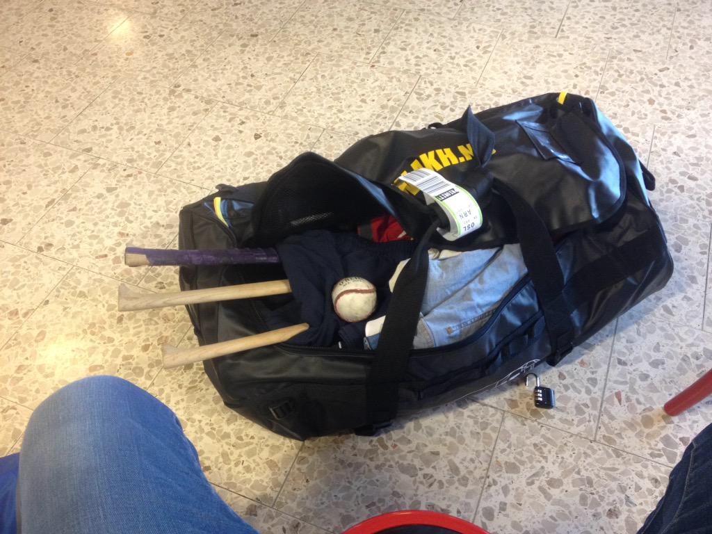 vikinggaels's tweet photo. Camáns ready 2 go, first a bit of work in Norway, then CPH for our first home tournament. Vikings Abú http://t.co/sU6fnAMHnn