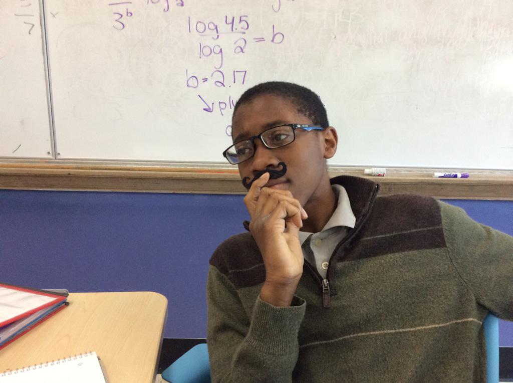 ChristopherLi9's tweet photo. Estamos pensando en la clase de algebra http://t.co/zE3GMsgki6