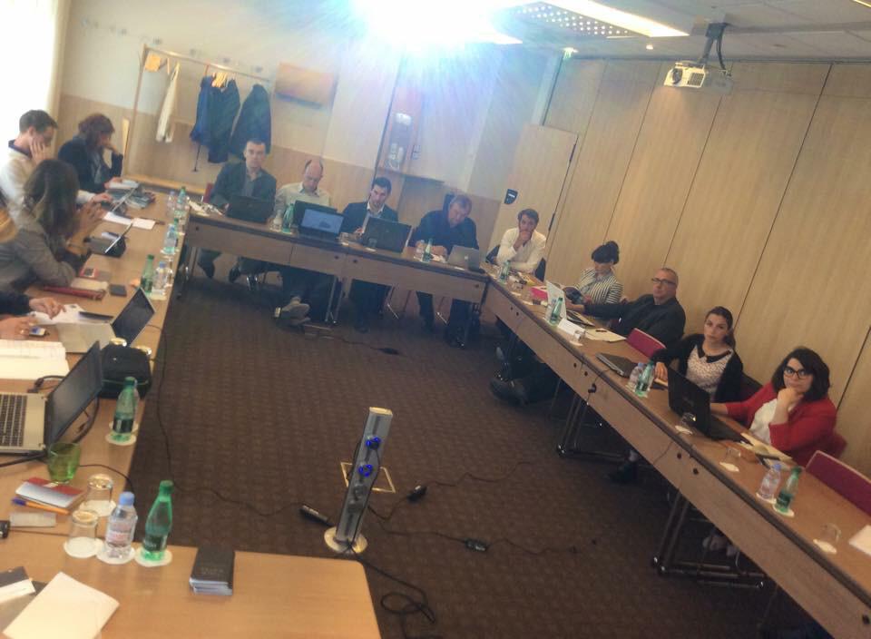 AsophieFC's tweet photo. En direct de la journée du #ClubReseauxSociaux à @francedefi ! http://t.co/qOtabG989b